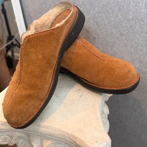 UGG Australia Classic Slipper Suede‎ Leather Slippers Warm Cozy Slip On Size 6